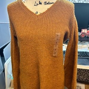 Guess Amber Sunset V-neck Sweater New with tags.